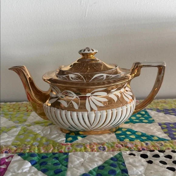 Vintage Georgian Gibson & Son's 5.5" Lustreware Gold Teapot Hand-Painted England - Picture 3 of 6